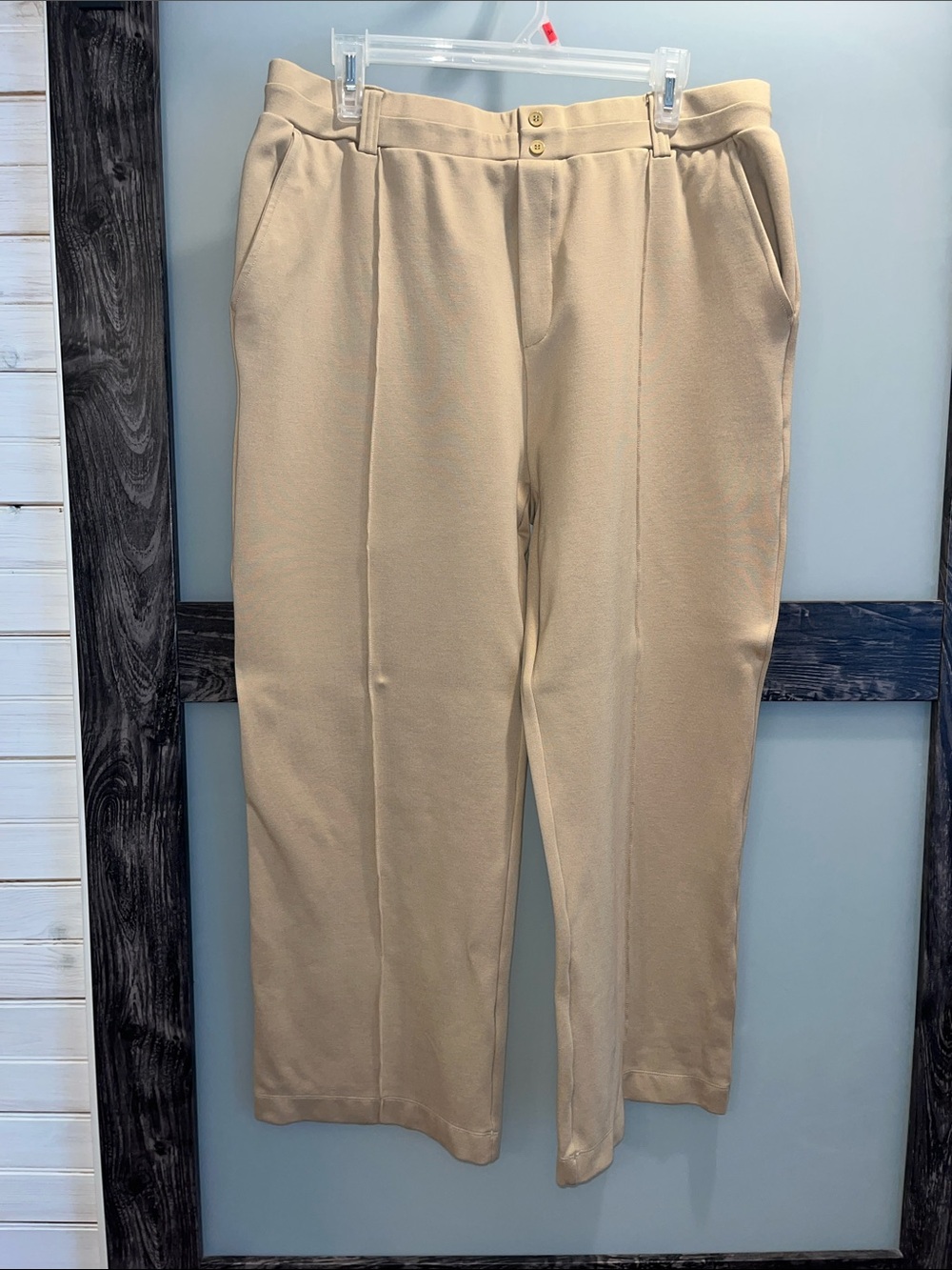 HALARA Women's Cropped Straight-Leg Pants in Light Beige
